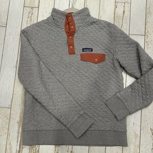 Women’s Patagonia quilted pullover, size Medium